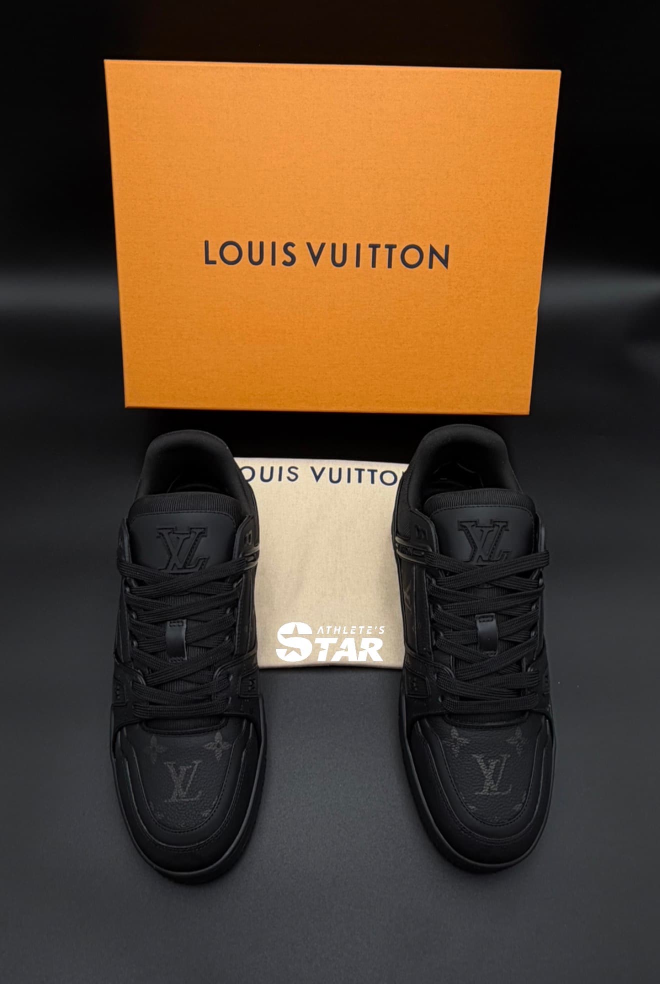 Sneakers — Louis Vuitton