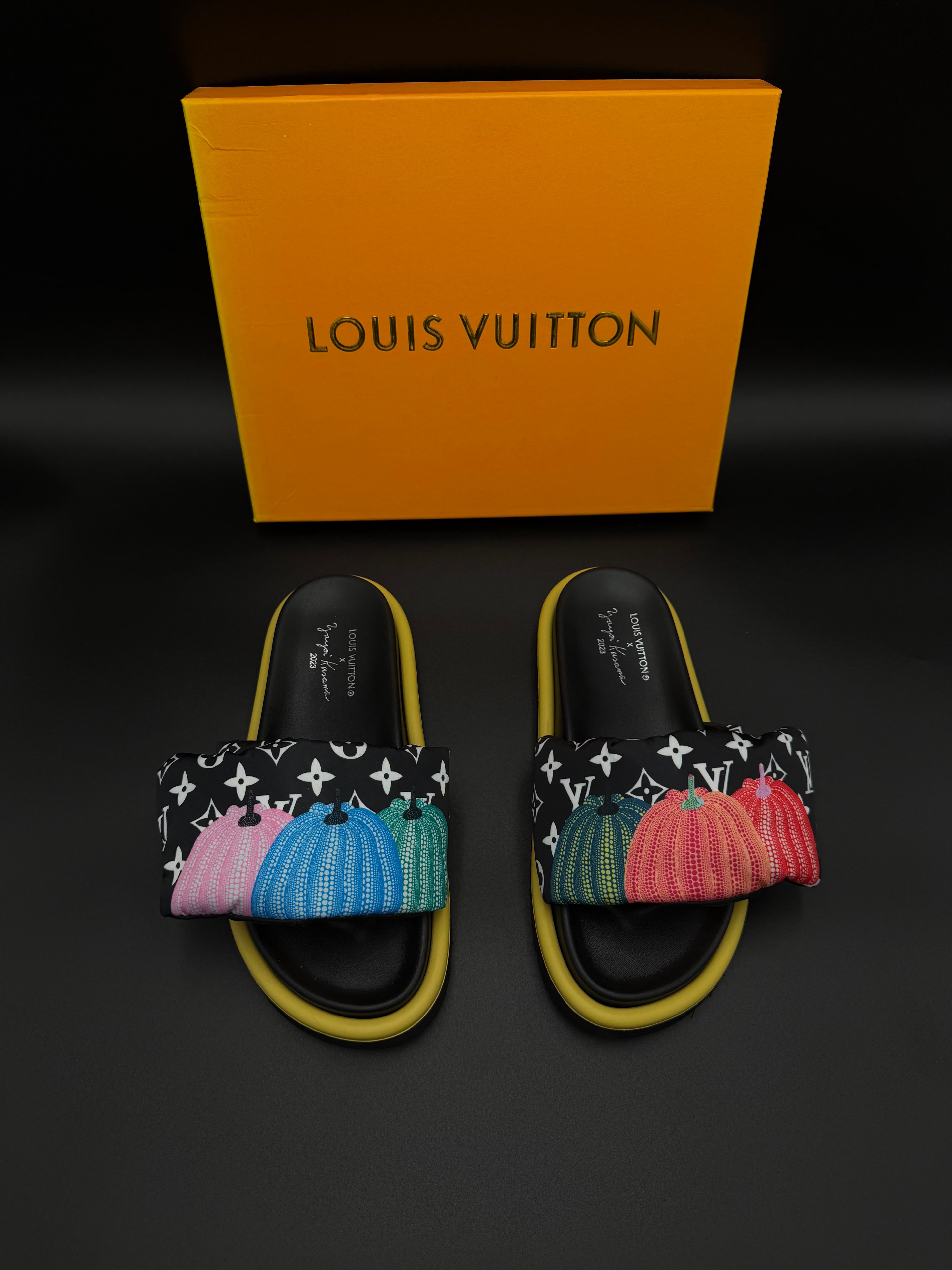 Slippers — Louis Vuitton